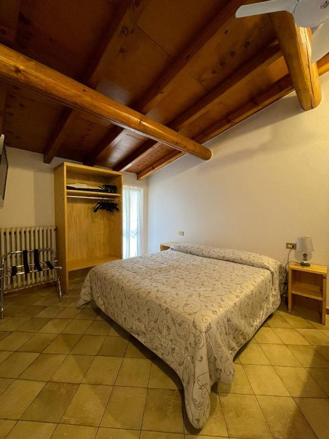 B&B Michelina Castiglione dʼIntelvi Exterior foto