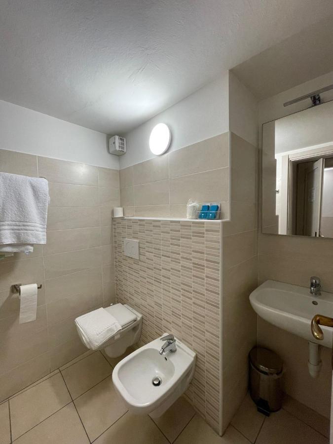B&B Michelina Castiglione dʼIntelvi Exterior foto