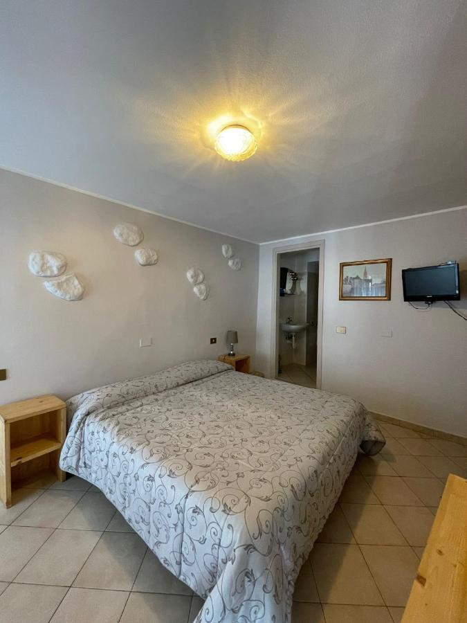 B&B Michelina Castiglione dʼIntelvi Exterior foto