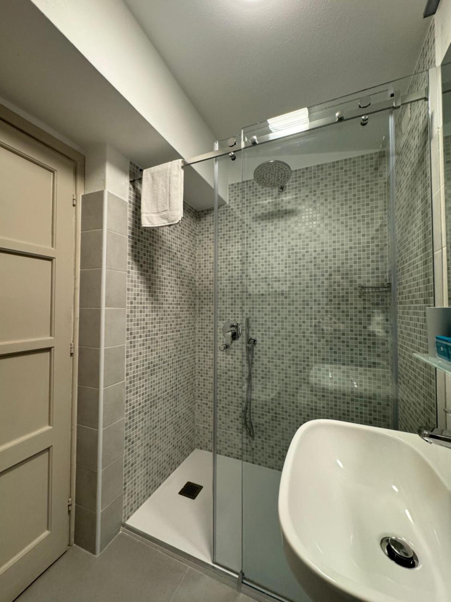B&B Michelina Castiglione dʼIntelvi Exterior foto